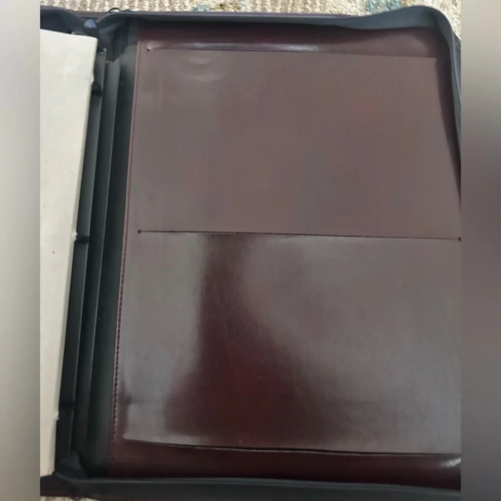 Vegan Leather‎ Retractable Handles Briefcase Portfolio. Never used. Dark Brown